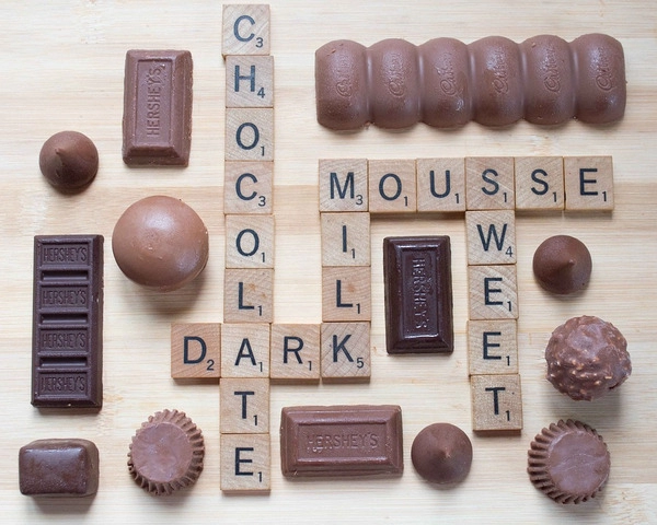 cokoladni mousse u cokoladnoj salici