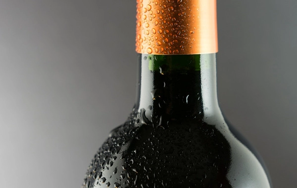 vrhunska crna alkoholna pica cokoladno vino