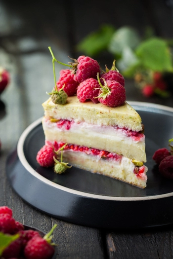 Paket Torta od vanilije s malinama