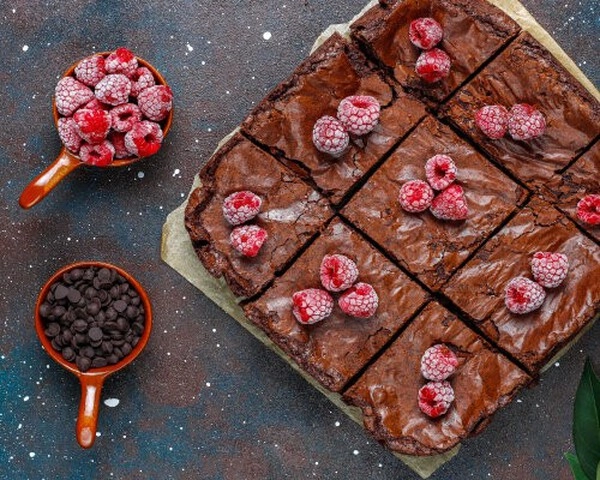 browni s malinama