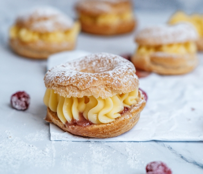 paris brest s bam kremom od vanilije i malinama