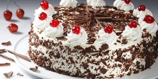 cokoladno torta s visnjama