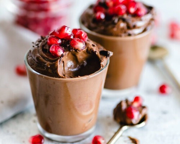 cokoladni mousse s tucenim vrhnjem