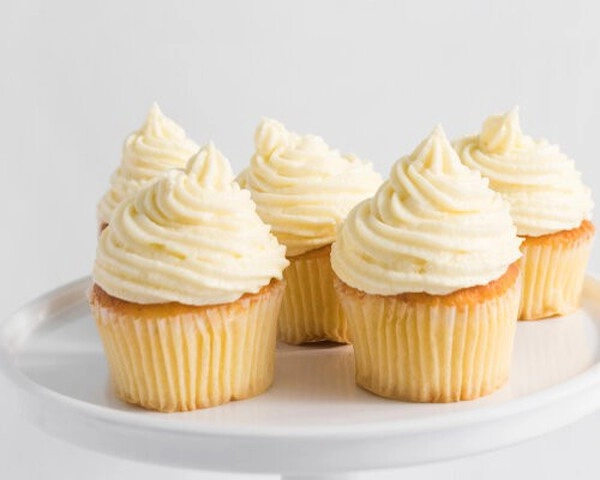 bam pasta od vanilije u mini cheesecake torticama