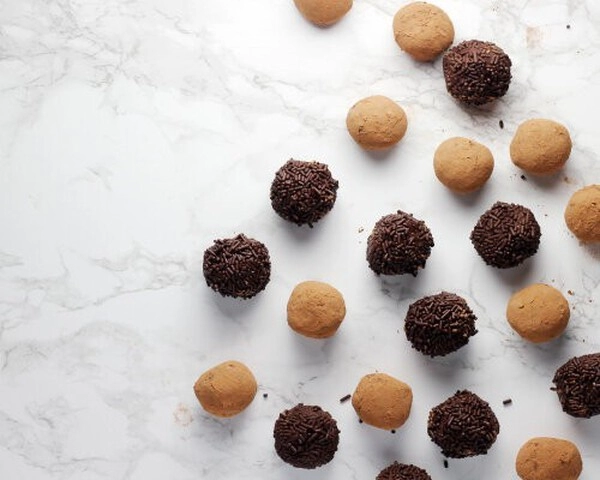 cokoladne kuglice s kinder bueno nadjevom