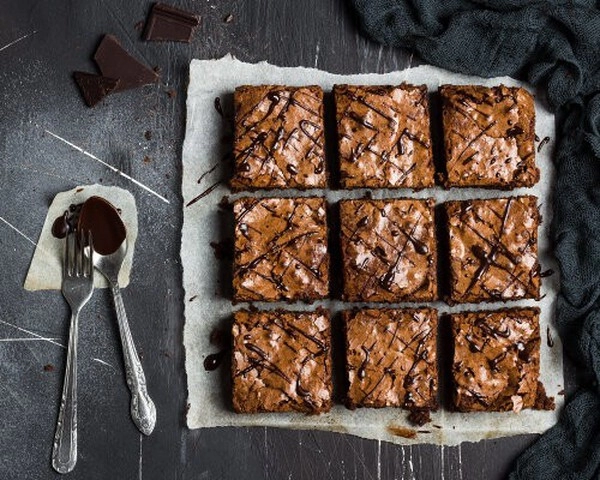 brownie s cokoladom