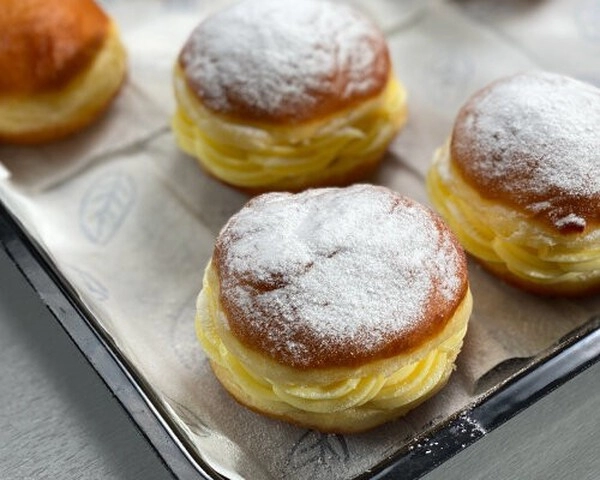 domace fasnicke krafne s kremom od vanilije