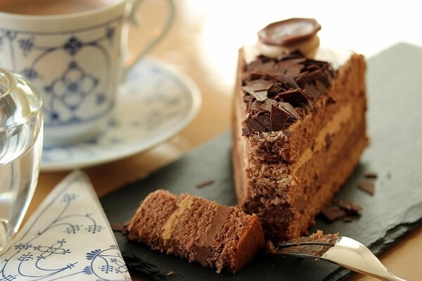 cokoladno torta s kavom