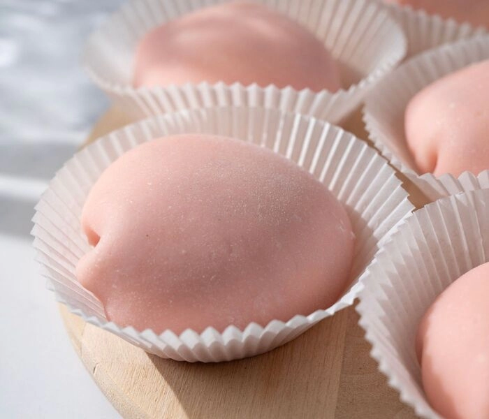 sladoled mochi sa bam dzemom od jagoda