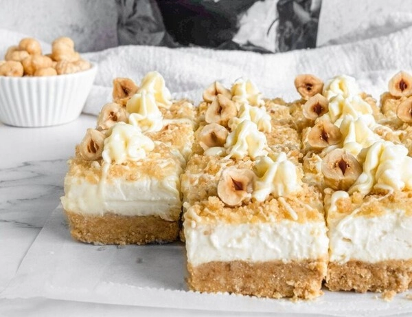 cheesecake s bijelom cokoladom i pecenim ljesnjacima