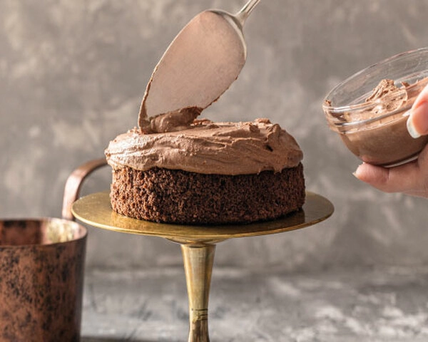 cokoladna torta s crvenim vinom