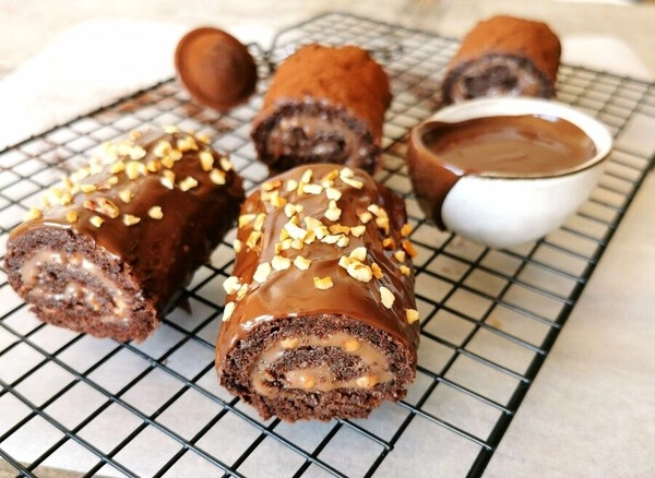mini rolade s hrskavim medenim nadjevom