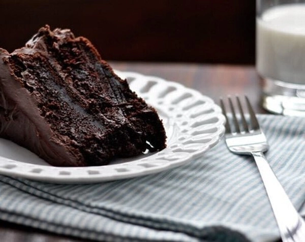 socna cokoladna torta