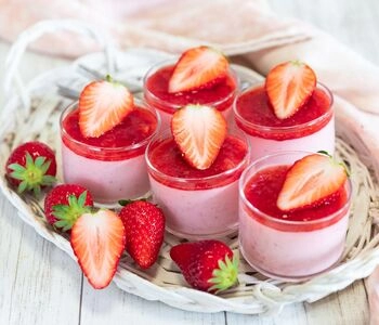 Mousse od jagode u čaši