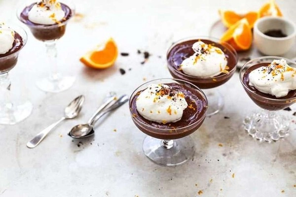 cokoladno mousse s narancom